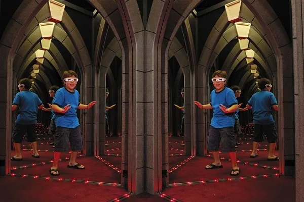 Ripley’s Marvelous Mirror Maze