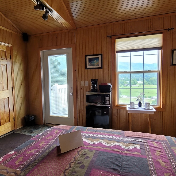 Allisons Treehouse Slider 5-min