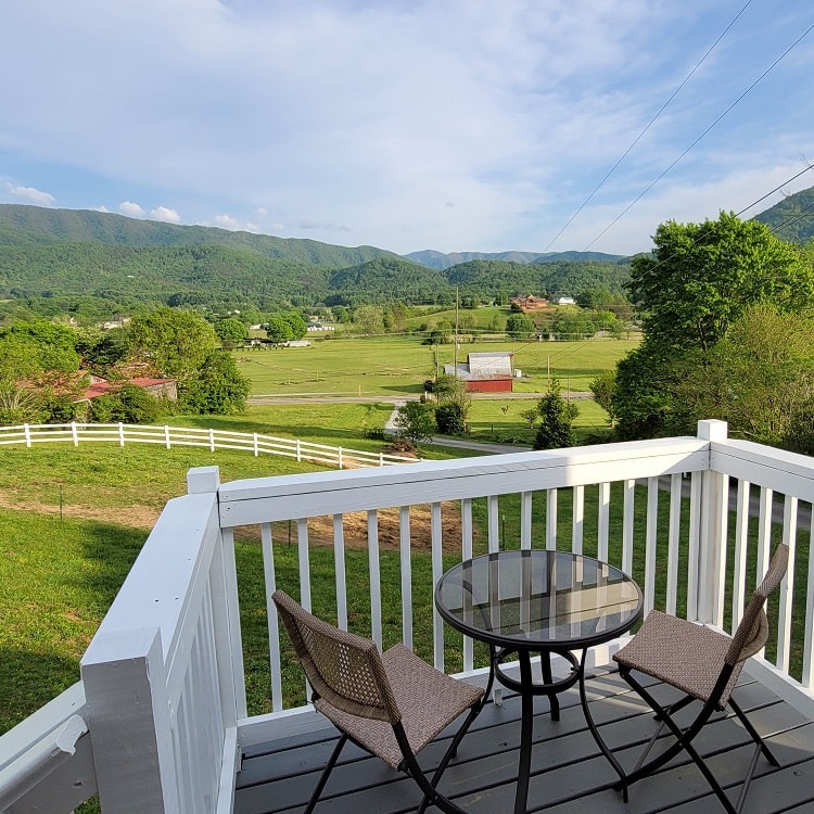 Allisons Treehouse Slider 8-min