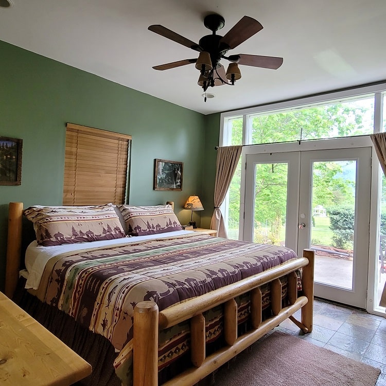 Laurel Falls Room New Gallery 3-min